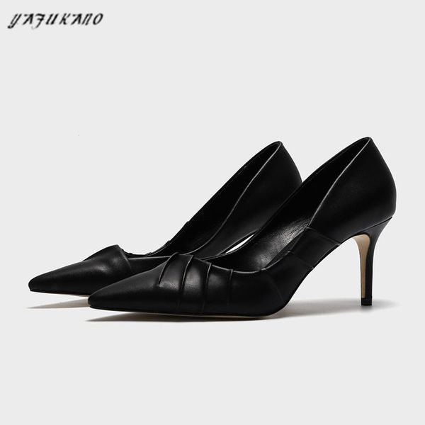spring female high heels pointed toe stiletto solid color black low-help career fashion pleated lady pumps party shoes dress
spring female high heels pointed toe stiletto solid color black low-help career fashion pleated lady pumps party shoes dress