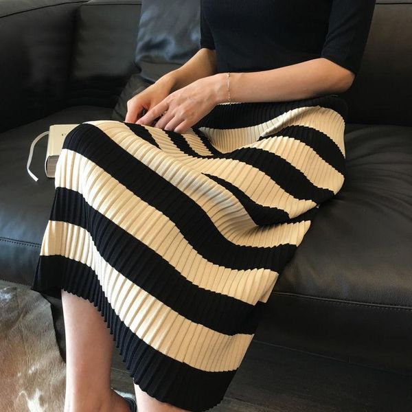 spring and autumn loose knitted pleated skirt girls wrap hip knee long striped skirts, Black
spring and autumn loose knitted pleated skirt girls wrap hip knee long striped skirts, Black