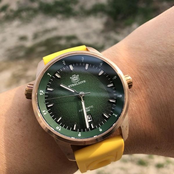 wristwatches steeldive 1949s-g cusn8 bronze dive mechanical watches 200m sapphire crystal c3 luminous automatic watch men, Slivery;brown
wristwatches steeldive 1949s-g cusn8 bronze dive mechanical watches 200m sapphire crystal c3 luminous automatic watch men, Slivery;brown