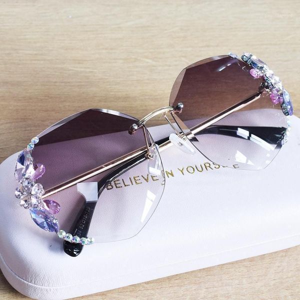frameless polygonal diamond flower sunglasses for women round face irregular, White;black
frameless polygonal diamond flower sunglasses for women round face irregular, White;black