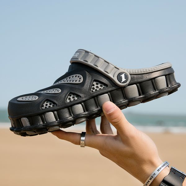 2021 arrival men slippers summer beach hole shoes fashion outdoor personality sandals platform flip flops 22ss-1, Black
2021 arrival men slippers summer beach hole shoes fashion outdoor personality sandals platform flip flops 22ss-1, Black