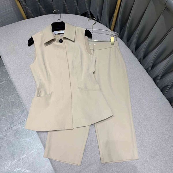 pants luxury high-end formal vest suit women 2 piece set solid lapel single breasted casual blazer jacket & half length pants suits, White
pants luxury high-end formal vest suit women 2 piece set solid lapel single breasted casual blazer jacket & half length pants suits, White
