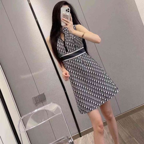 d family 2021 summer new product sleeveless dress old pattern stitching ribbon zipper stand collar waist vest skirt, Black;gray
d family 2021 summer new product sleeveless dress old pattern stitching ribbon zipper stand collar waist vest skirt, Black;gray