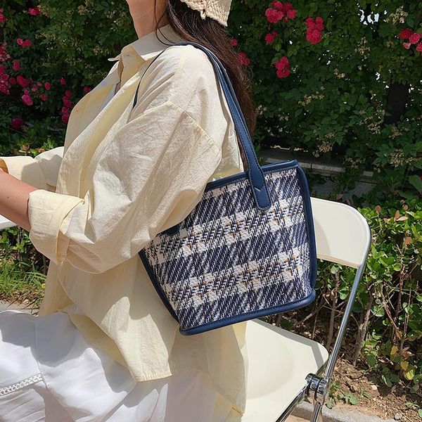 bag personality korean simple style female 2021 export single shoulder messenger fashion new trade foreign plaid iasen
bag personality korean simple style female 2021 export single shoulder messenger fashion new trade foreign plaid iasen