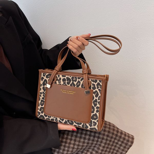 hangbags korean single shoulder tote bag 2021 autumn women's fashion thousand grid bird foreign style handbag simple
hangbags korean single shoulder tote bag 2021 autumn women's fashion thousand grid bird foreign style handbag simple