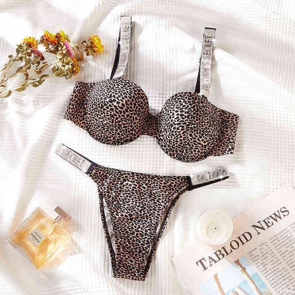 nxy set2021 2 piece bikinis set letter bras underwear women pink comfort push up plus size bra panty lingerie 1129, Red;black
nxy set2021 2 piece bikinis set letter bras underwear women pink comfort push up plus size bra panty lingerie 1129, Red;black