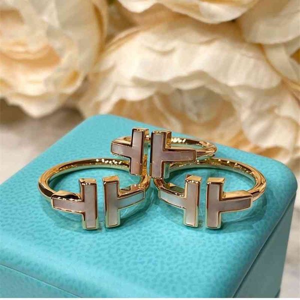t family double t pure silver white fritillary plated 18k gold half t-shaped couple ring with diamond finger, Black
t family double t pure silver white fritillary plated 18k gold half t-shaped couple ring with diamond finger, Black