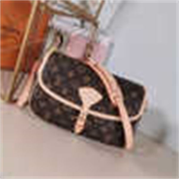bag bags brand handbags r body luxury female bag m42250 iconic retro handles shoulder presbyopia totes cross clamshell shoulder b
bag bags brand handbags r body luxury female bag m42250 iconic retro handles shoulder presbyopia totes cross clamshell shoulder b