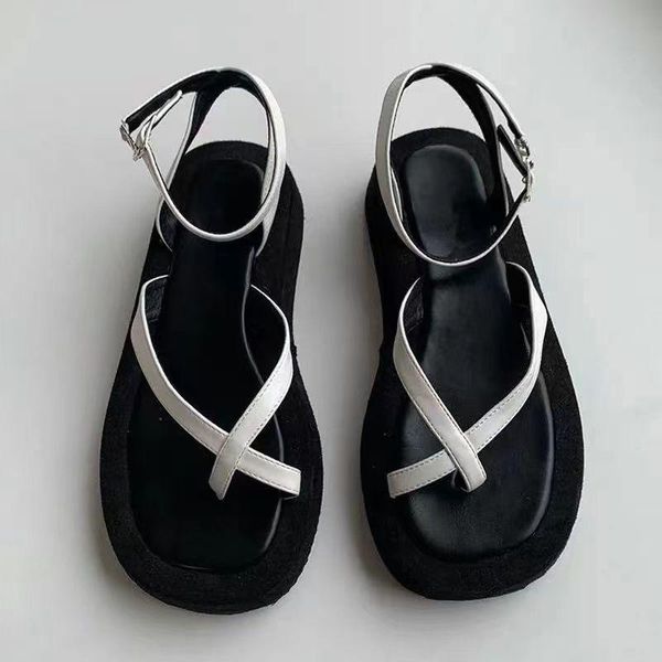 sandals 2021 summer women's thick-soled flip-flop outer wear fashion platform, Black
sandals 2021 summer women's thick-soled flip-flop outer wear fashion platform, Black