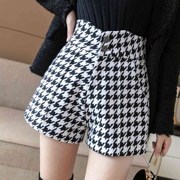 laides retro two buttons houndstooth wide leg wool shorts for women autumn and winter high waist plaid bottoms with pockets 210429, White;black
laides retro two buttons houndstooth wide leg wool shorts for women autumn and winter high waist plaid bottoms with pockets 210429, White;black
