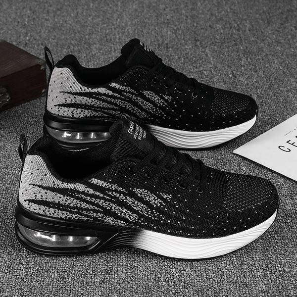 2021 arrival for men womens sports running shoes outdoor tennis fashion triple red black blue runners sneakers size 39-45 wy25-8802
2021 arrival for men womens sports running shoes outdoor tennis fashion triple red black blue runners sneakers size 39-45 wy25-8802