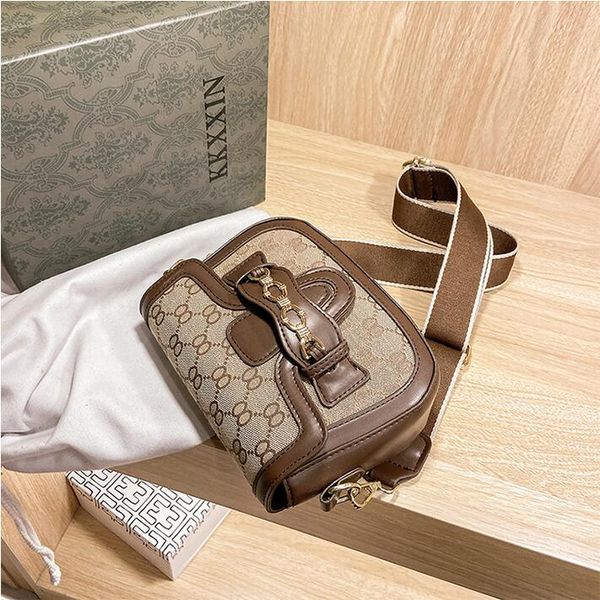 factory wholesale women messenger bag simple western-style contrast handbag street trend printing shoulder bags small fresh color matching l, Black;red
factory wholesale women messenger bag simple western-style contrast handbag street trend printing shoulder bags small fresh color matching l, Black;red