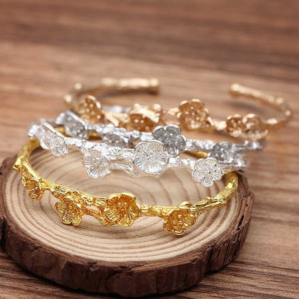 10 pcs 66*55mm fashion metal alloy flowers bangle setting gold silver color bracelet base diy accessories for jewelry making q0717, Black
10 pcs 66*55mm fashion metal alloy flowers bangle setting gold silver color bracelet base diy accessories for jewelry making q0717, Black
