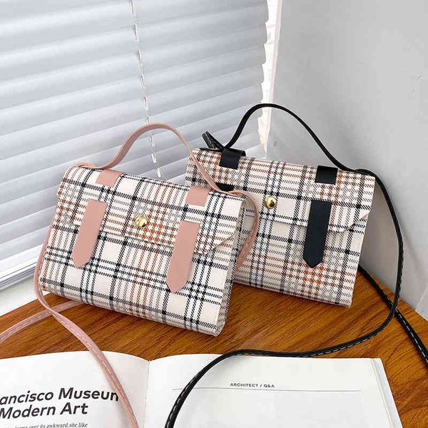 handbag women's bag single shoulder magnetic buckle belt decoration portable lattice contrast pu messenger, Black;red
handbag women's bag single shoulder magnetic buckle belt decoration portable lattice contrast pu messenger, Black;red
