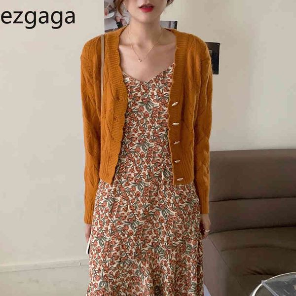 ezgaga two piece set women tender v-neck floral printed spaghetti strap dress and pearl button knit cardigan hollow out elegant 210430, Black;gray
ezgaga two piece set women tender v-neck floral printed spaghetti strap dress and pearl button knit cardigan hollow out elegant 210430, Black;gray