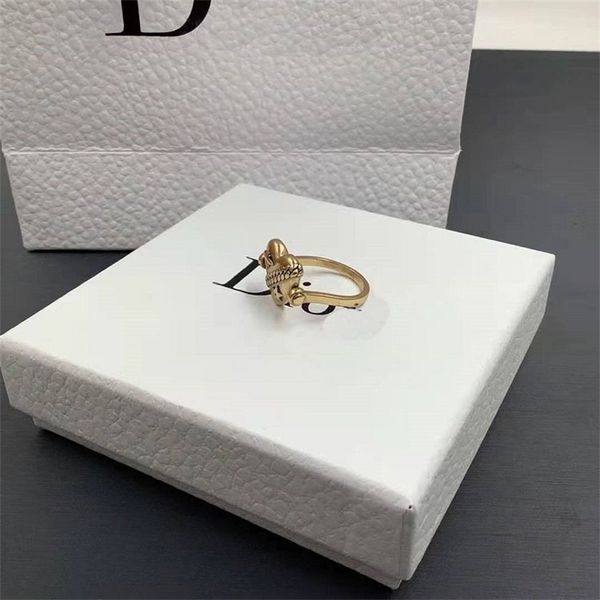 aaa designer jewelry letter heart-shaped rotatable fashion simple brass ring 4e60, Silver
aaa designer jewelry letter heart-shaped rotatable fashion simple brass ring 4e60, Silver