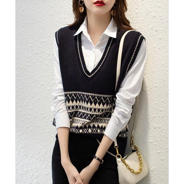 women's vests vintage knitted vest female v-neck jacquard retro loose casual 2021 spring autumn sleeveless pullover sweater x376, Black;white
women's vests vintage knitted vest female v-neck jacquard retro loose casual 2021 spring autumn sleeveless pullover sweater x376, Black;white