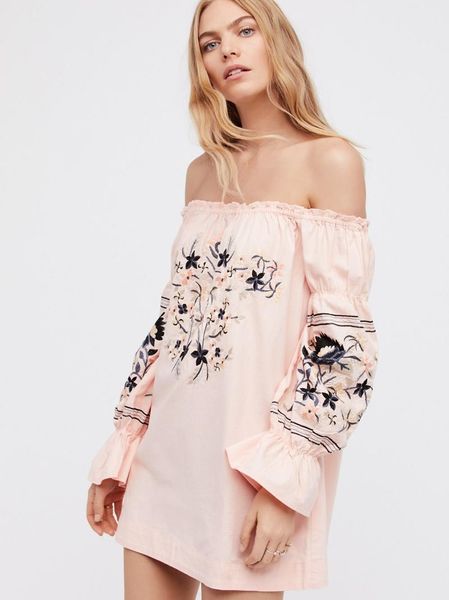 casual dresses 2021 embroidery summer mini dress slash neck floral boho style backless ruffles holiday vestidos, Black;gray
casual dresses 2021 embroidery summer mini dress slash neck floral boho style backless ruffles holiday vestidos, Black;gray