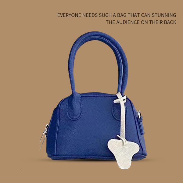 early spring 2021 korean chaosen series simple fashion handbag niche design versatile one shoulder slanting bag for women
early spring 2021 korean chaosen series simple fashion handbag niche design versatile one shoulder slanting bag for women