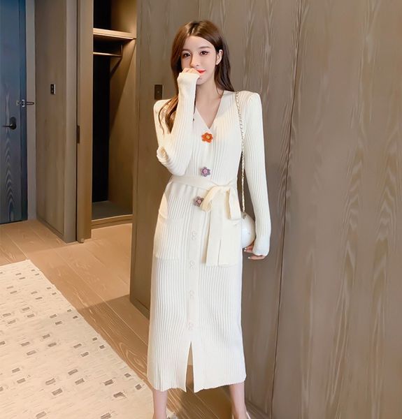 fashion spring autumn sweater women single breasted long sleeve v-neck solid knitted female pleated slim dresses vestidos 210514, Black;gray
fashion spring autumn sweater women single breasted long sleeve v-neck solid knitted female pleated slim dresses vestidos 210514, Black;gray