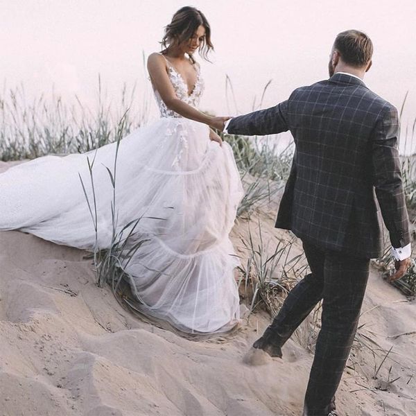 2021 wedding dresses v neck lace applique bodice bridal gowns backless sheer straps beach plus size floor length robes de soirée mariée, White
2021 wedding dresses v neck lace applique bodice bridal gowns backless sheer straps beach plus size floor length robes de soirée mariée, White