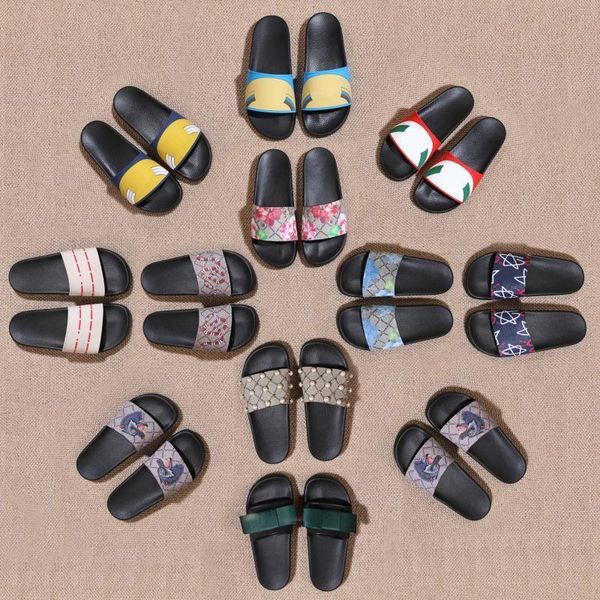 2021 men women sandals designer shoes luxury slide summer fashion wide flat slippery with thick slipper flip flops size 36-45, Black
2021 men women sandals designer shoes luxury slide summer fashion wide flat slippery with thick slipper flip flops size 36-45, Black