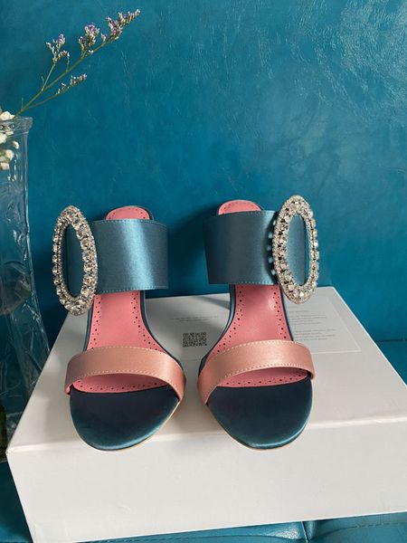 2022 spring latest fashion sandals designer shoes fa shion diamond stitched leather classic sandals high heels sa ndals large size 35-41, Black
2022 spring latest fashion sandals designer shoes fa shion diamond stitched leather classic sandals high heels sa ndals large size 35-41, Black