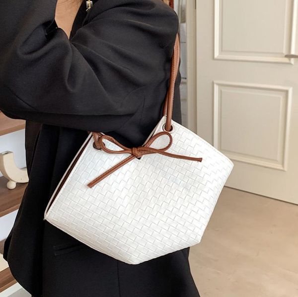 evening bags weave underarm bag pu leather shoulder for women 2021 summer simple handbags and purses female brand totes green
evening bags weave underarm bag pu leather shoulder for women 2021 summer simple handbags and purses female brand totes green