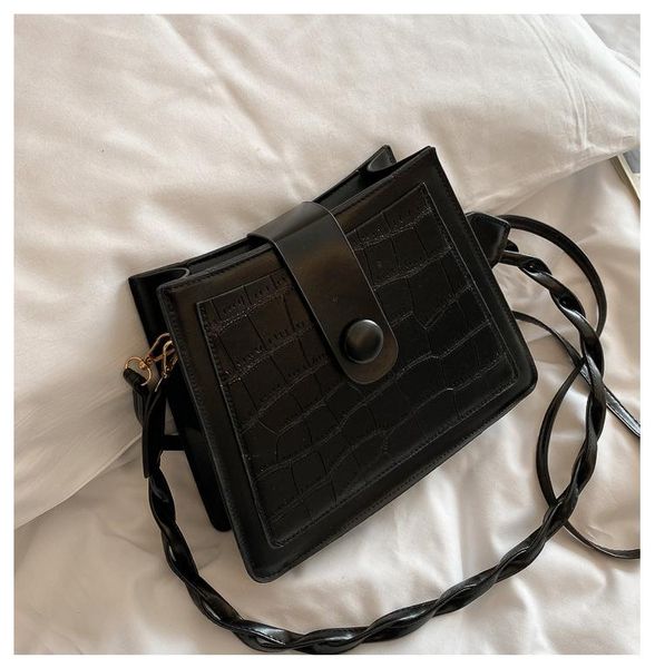 evening bags on the ladies bag 2021 fashion retro shoulder underarm korean online celebrity messenger
evening bags on the ladies bag 2021 fashion retro shoulder underarm korean online celebrity messenger