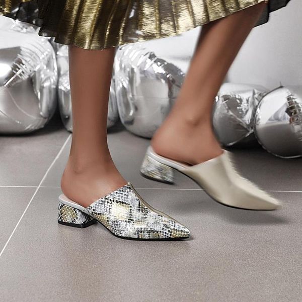 serpentine, pointy, clashed-color patchwork, chunky, open-heeled mueller shoes, summer edition, 4.5cm high, sizes 34-48 sandals, Black
serpentine, pointy, clashed-color patchwork, chunky, open-heeled mueller shoes, summer edition, 4.5cm high, sizes 34-48 sandals, Black