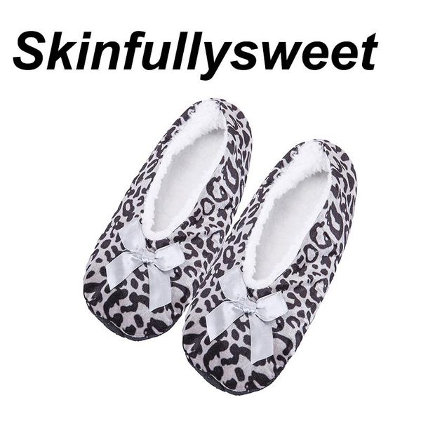 slippers 2021 women leopard indoor shoes home non-slip floor lady soft household warm plush, Black
slippers 2021 women leopard indoor shoes home non-slip floor lady soft household warm plush, Black