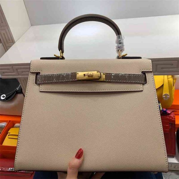 outlet herme 2021 leather women's bag fashion kellys bag temperament goddess portable one shoulder diagonal 25cm color contrast wan
outlet herme 2021 leather women's bag fashion kellys bag temperament goddess portable one shoulder diagonal 25cm color contrast wan