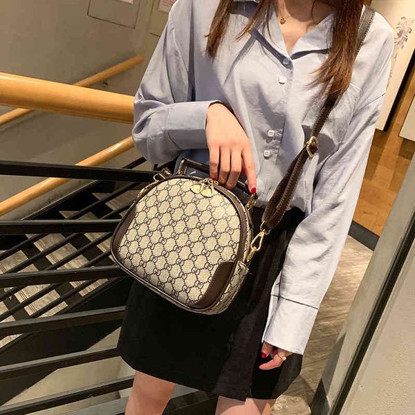 luxury herme handbags and storage small women's 2021 new korean fashion advanced sense versatile one shoulder bag messen
luxury herme handbags and storage small women's 2021 new korean fashion advanced sense versatile one shoulder bag messen
