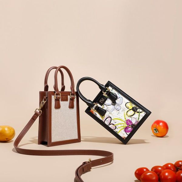 evening bags autumn and winter luxury design shoulder handbags 2021 fashion crossbody mobile phone bag retro casual women messenger totes
evening bags autumn and winter luxury design shoulder handbags 2021 fashion crossbody mobile phone bag retro casual women messenger totes