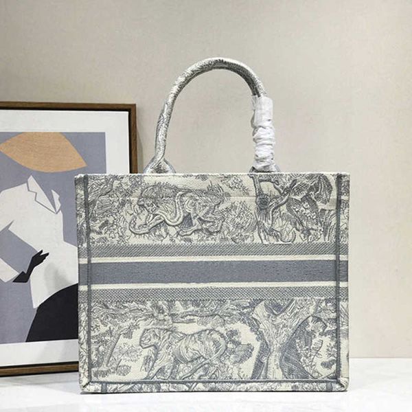 7a+ oversize tote bag three-dimensional embroidery tiger purse luxury designer women handbags checker plaid flower shopping bags patent
7a+ oversize tote bag three-dimensional embroidery tiger purse luxury designer women handbags checker plaid flower shopping bags patent