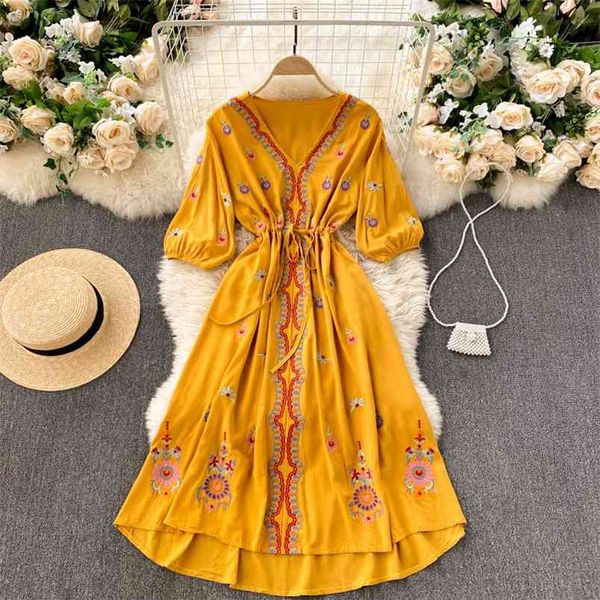 bohemian folk style vestidos female embroidery v-neck lantern sleeves waist belt big swing holiday beach midi dress gk106 210507, Black;gray
bohemian folk style vestidos female embroidery v-neck lantern sleeves waist belt big swing holiday beach midi dress gk106 210507, Black;gray