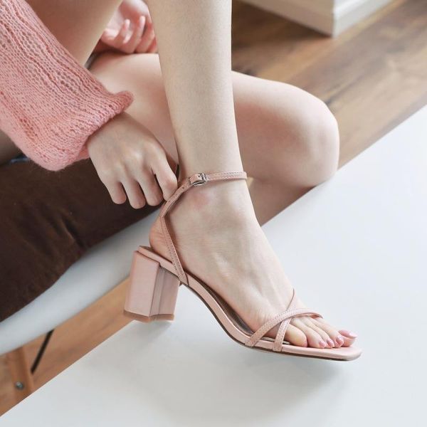 dress shoes 2021 summer crossing bring genuine leather high with toe night concise fairy sandals woman code, Black
dress shoes 2021 summer crossing bring genuine leather high with toe night concise fairy sandals woman code, Black