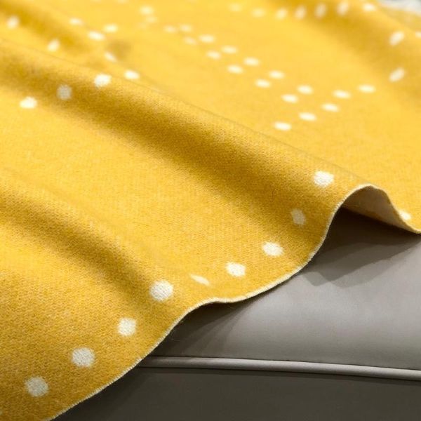 blankets 4 colors optional classic design 100% wool and cashmere blanket jacquard square textile room decoration
blankets 4 colors optional classic design 100% wool and cashmere blanket jacquard square textile room decoration