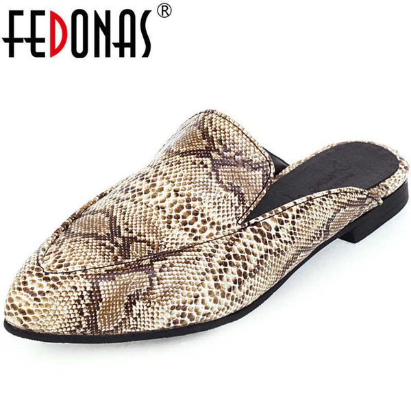 women square heels summer snake pattern half slippers sandals party fashion pointed toe shoes woman 210528, Black
women square heels summer snake pattern half slippers sandals party fashion pointed toe shoes woman 210528, Black