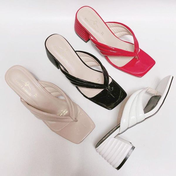 fashion summer women shoes outdoor flip-flops high heeled square heel flip flops ladies slippers heels, Black
fashion summer women shoes outdoor flip-flops high heeled square heel flip flops ladies slippers heels, Black
