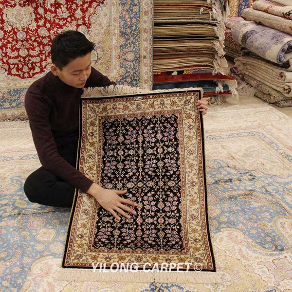 yilong 2'x3' small hand knotted silk carpets traditional handmade area rug (yxr139b)
yilong 2'x3' small hand knotted silk carpets traditional handmade area rug (yxr139b)