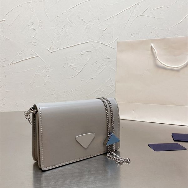 designer bags 2021 fashion original single chain crossbody bag women handbags 4 colors shoulder bags size :19 * 10cm
designer bags 2021 fashion original single chain crossbody bag women handbags 4 colors shoulder bags size :19 * 10cm