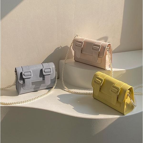 evening bags 2021 summer fashion retro girl college style pearl chain female casual flip one-shoulder flap student messenger bag satchels
evening bags 2021 summer fashion retro girl college style pearl chain female casual flip one-shoulder flap student messenger bag satchels