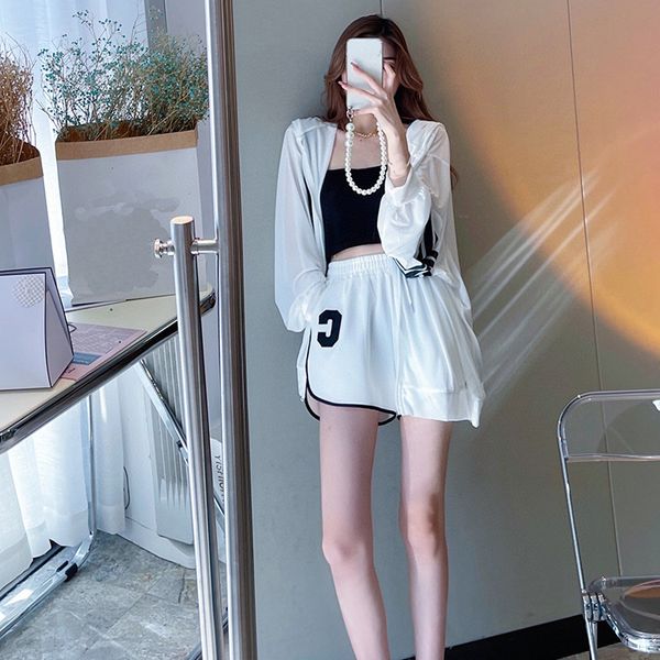 21 summer new simple style four bar sunscreen cardigan two-piece set of women's loose casual shorts set tb122739, White
21 summer new simple style four bar sunscreen cardigan two-piece set of women's loose casual shorts set tb122739, White