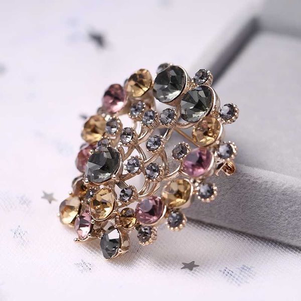 pins, brooches beadsland alloy inlaid rhinestone brooch design fashionable high-end clothing accessories pin woman gift mm-509, Gray
pins, brooches beadsland alloy inlaid rhinestone brooch design fashionable high-end clothing accessories pin woman gift mm-509, Gray