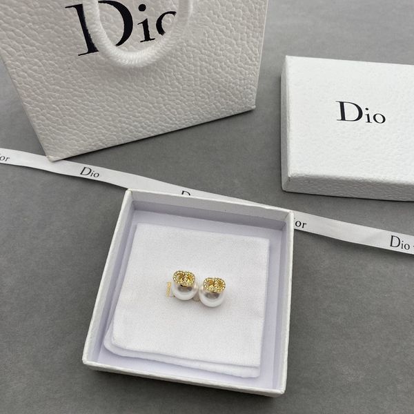 backs earrings d family 21 full diamond cd letter pearl s925 silver needle female, White
backs earrings d family 21 full diamond cd letter pearl s925 silver needle female, White
