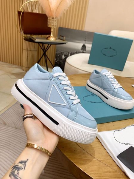 2021 luxury designer sneakers women's girls reflex casual shoes flats beach fashion party velvet calfskin blend fiber with box size 37-
2021 luxury designer sneakers women's girls reflex casual shoes flats beach fashion party velvet calfskin blend fiber with box size 37-