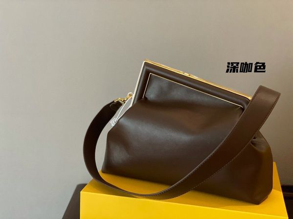 70% off factory store 21 unique leather lock clip celebrity dinner bag cloud single shoulder diagonal cross bag hand holding female
70% off factory store 21 unique leather lock clip celebrity dinner bag cloud single shoulder diagonal cross bag hand holding female