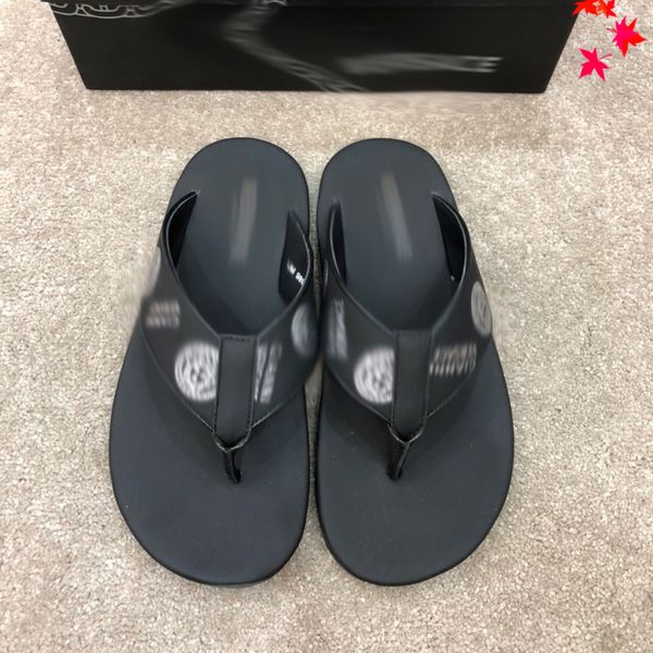 luxurys men slippers designer rubber slides sandal mens designers flat fashion shoes beach flip flops flower with box size 39-45 -g408, Black
luxurys men slippers designer rubber slides sandal mens designers flat fashion shoes beach flip flops flower with box size 39-45 -g408, Black