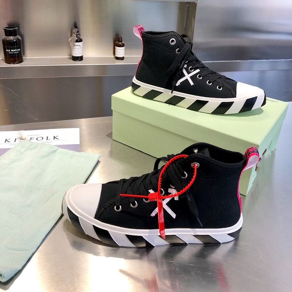 mens and womens fashion casual shoes high shoe arrow suede breathable mesh comfortable black white stripe sole
mens and womens fashion casual shoes high shoe arrow suede breathable mesh comfortable black white stripe sole